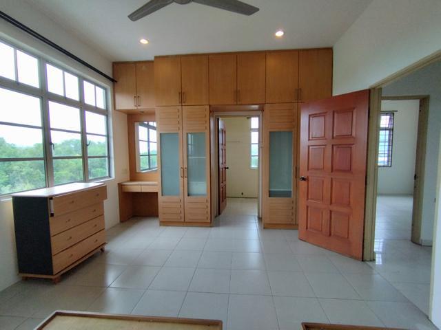 Corner lot Penthouse for Sale in Taman Meru Impiana Ipoh