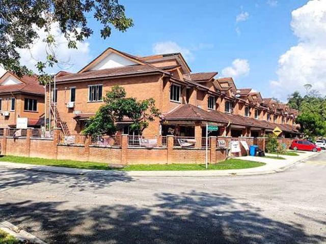 CORNER LOT Rumah Bata Merah Double Storey U10 Alam Budiman Shah Alam
