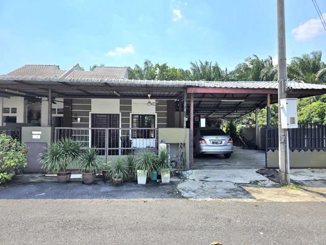 CORNER LOT RENOVATED 1 Storey Semi D Taman Bentara Jalan Merak