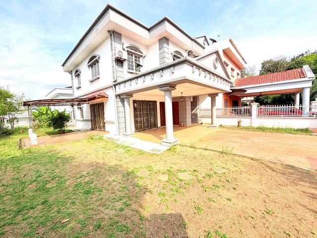 CORNER LOT RENOVATED 2 Storey Semi D House Bukit Bandaraya Shah Alam