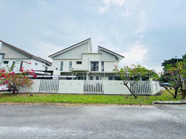 Corner lot Renovated 2Sty levena Bandar Bukit Raja