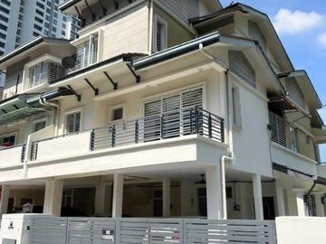CORNER LOT RENOVATED Townhouse Ariza Villa Taman Raintree Batu Caves