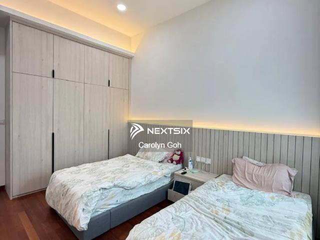Corner lot, Renovated unit
