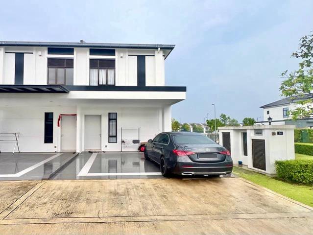 CORNER LOT RENOVATED Double Storey Garden Eco Grandeur Puncak Alam