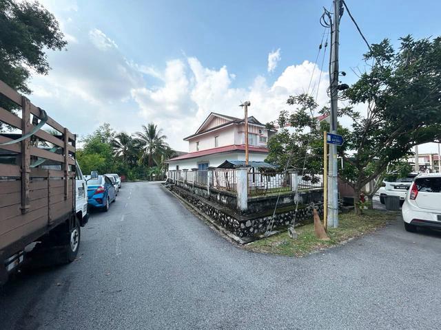 CORNER LOT RENOVATED Double Storey Saujana Utama 2 Sungai Buloh