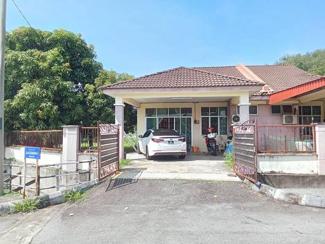 Corner Lot Semi D Taman Semarak