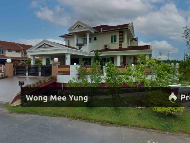 Corner Lot Semi Detached House in Stapok Heights | Large Land Area