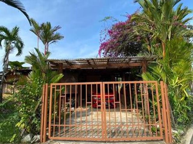 Corner Lot SemiD Setingkat di Taman Berjaya Permai Sungai SoiKuantan