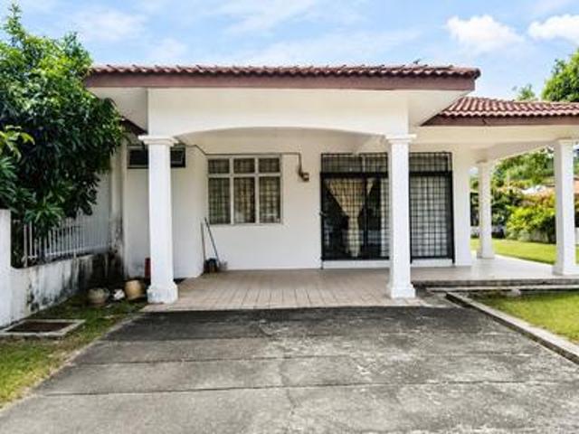 Corner Lot SemiDetached Single Storey House BBST Salak Tinggi
