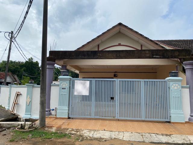 Corner lot seri damai