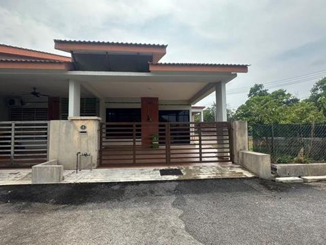 Corner Lot Setingkat di Kg Padang Perdana Kuantan Untuk Dijual