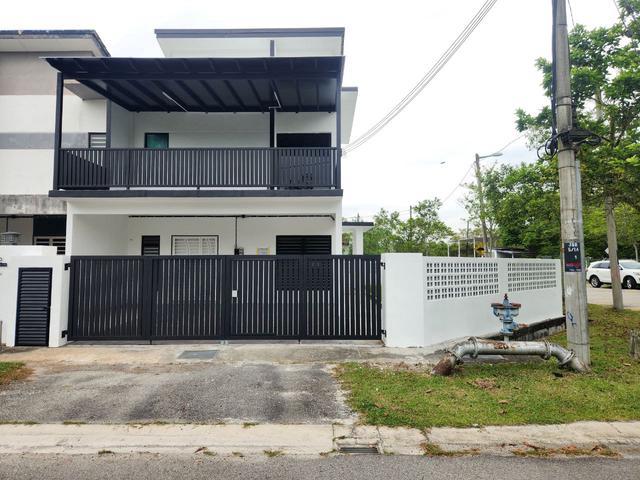 CORNER LOT SPACIOUS Renovated 2 Storey Saujana Rawang Aquila Type