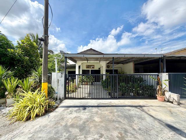 Corner Lot Taman Orkid Meru 4R2B Freehold