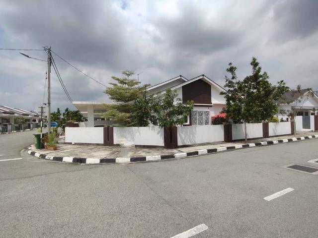 Taman Cassia Barat Double Storey Terrace