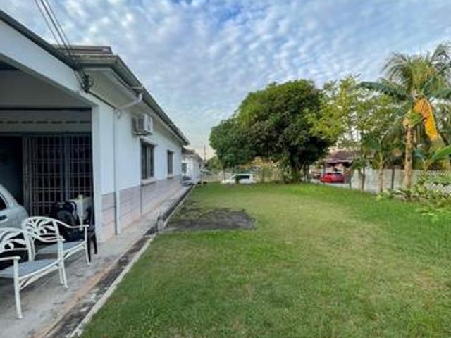CORNER LOT TAMAN FLORA HEIGHT PASIR GUDANG 3660sqft NON BUMI LOT