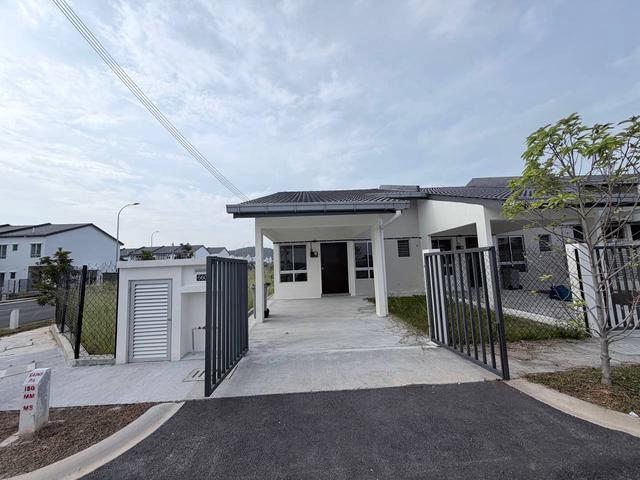 Corner Lot Taman Iringan Bayu Seremban Brand New House