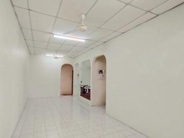 Corner Lot TAMAN KRISTAL SINGLE STOREY SEMID HOUSE