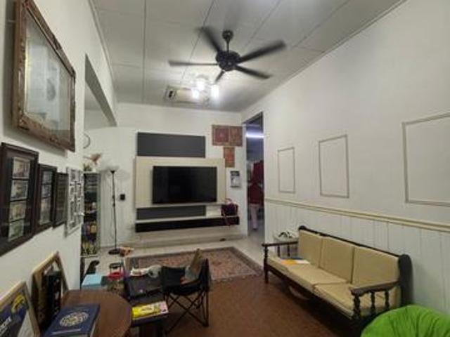 Corner Lot Taman Pulai Indah renovated Single Storey Terrace