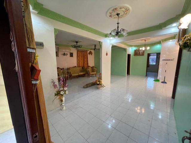 Corner lot taman pondok upeh