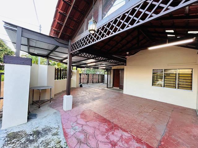 Corner Lot Taman Pontian Jaya Renovated Unit Cantik Open Facing
