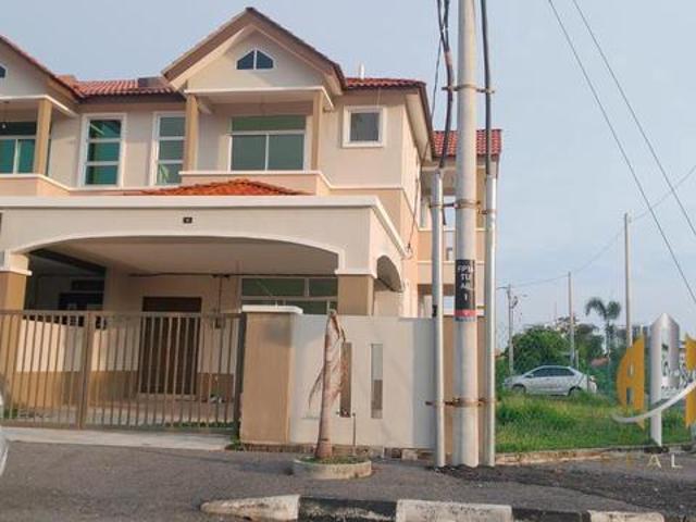 Corner Lot Taman Utama Mergong