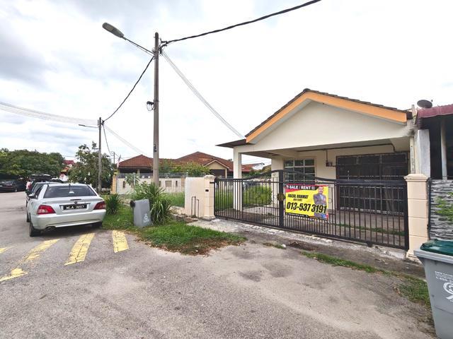 CORNER LOT Teres Setingkat Taman Merak Bukit Katil