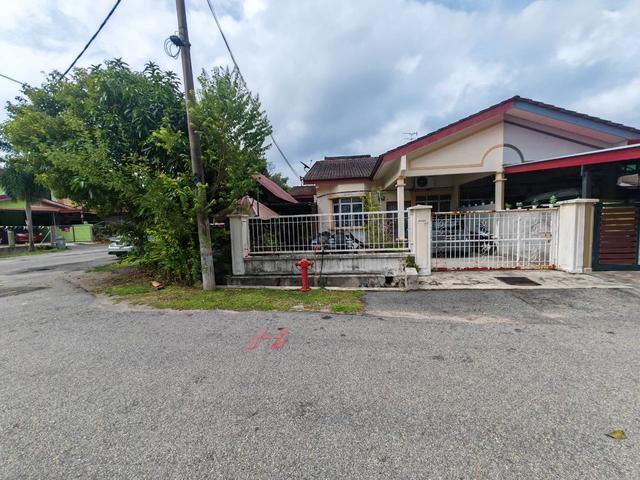 Corner Lot Teres setingkat Taman Saujana Indah Bukit Katil