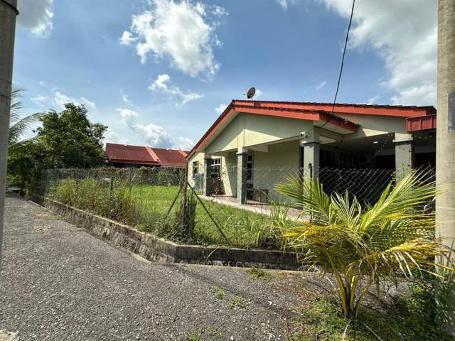 Corner lot terrace tanah luas Changlun