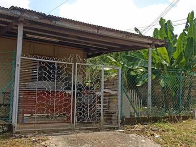 Corner lot Terrence House