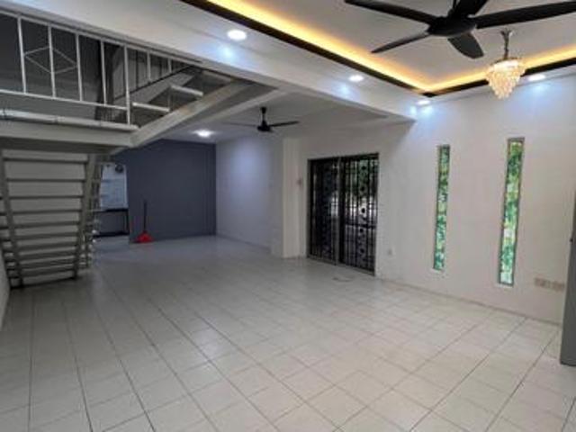Corner Lot Unit Kelapa Sawit Kulai For Sale