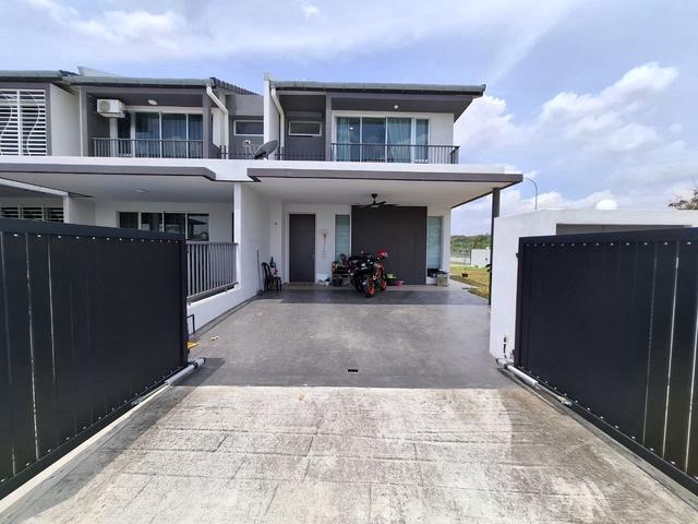 Corner lot unit serene height semenyeh