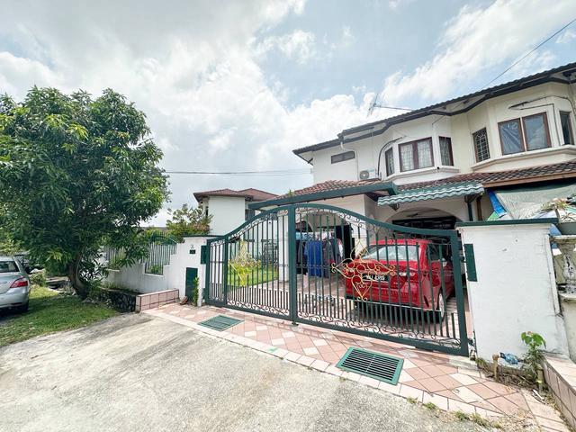 CORNER LOT UNIT Renovated Double Storey Usj 6 Subang Jaya