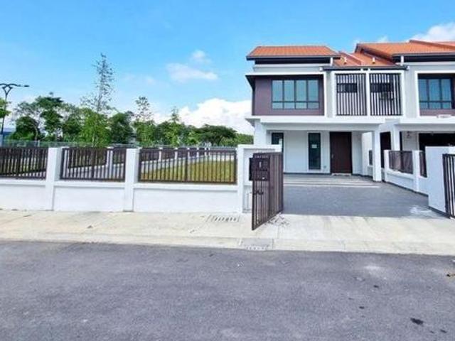 Corner Lot UnitSepang Klia Double storey Full Loan 0 deposit