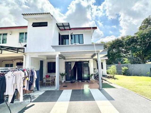 CORNER LOT WELL MAINTAIN Double Storey Taman Puchong Utama Puchong