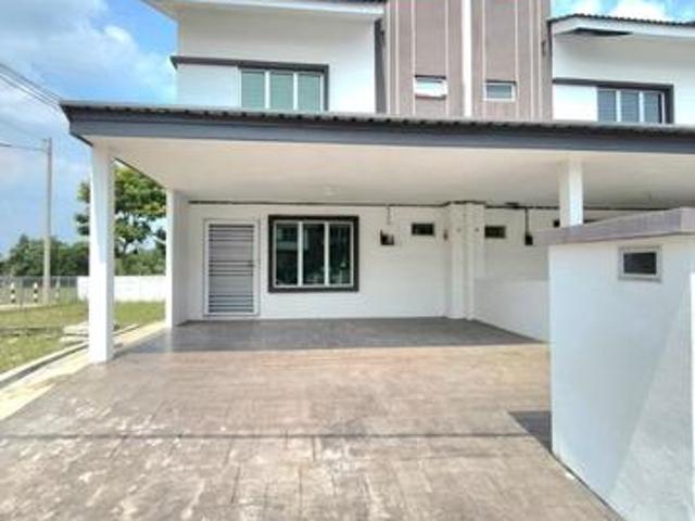 CORNER LOT XTRA LAND 20F Double Storey LBS Irama Perdana Puncak Alam