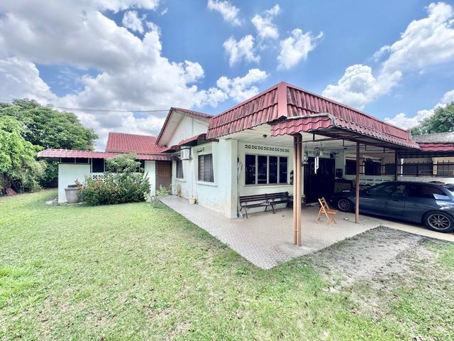 CORNER LOT 1 storey seksyen 14 Petaling Jaya