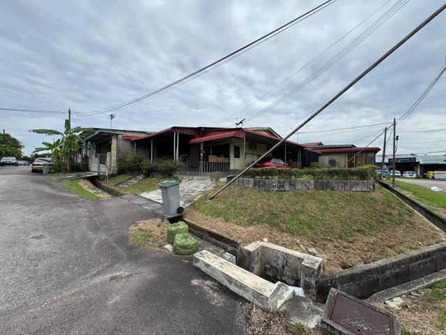 Corner Lot 2875 sqft Kluang Freehold Below MV RM20K