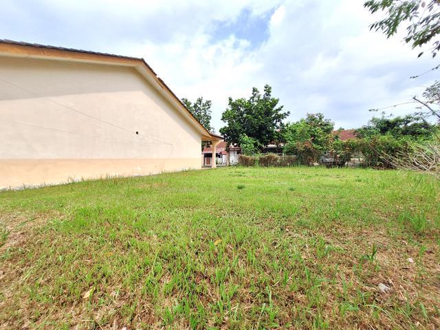 Corner Lot 20 x 70 Guarded Bandar Putra Permai near Equine