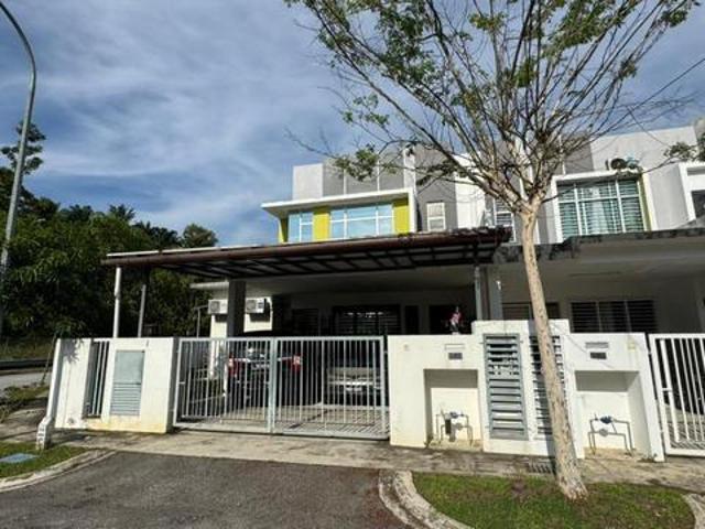Corner Lot 2 storey Near LATAR highway Negotiable