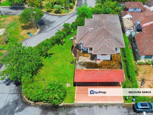 Corner Lot 2 Storey Bungalow Green Street Home, Seremban 2