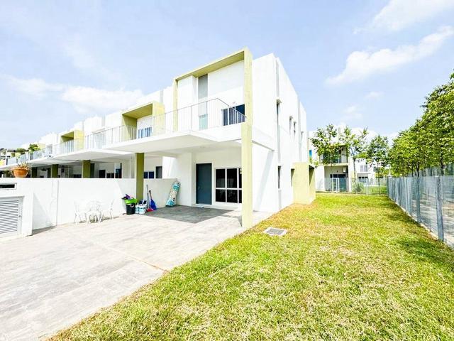 CORNER LOT 2 Storey Casawood Cybersouth
