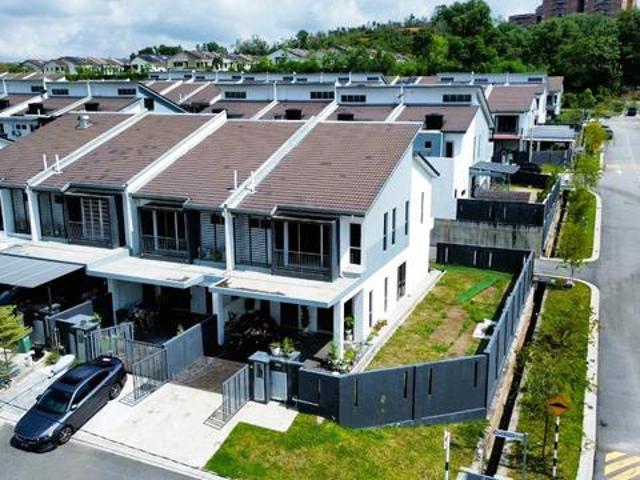 CORNER LOT 2 Storey Taman Vista Mutiara Sungai Long Kajang