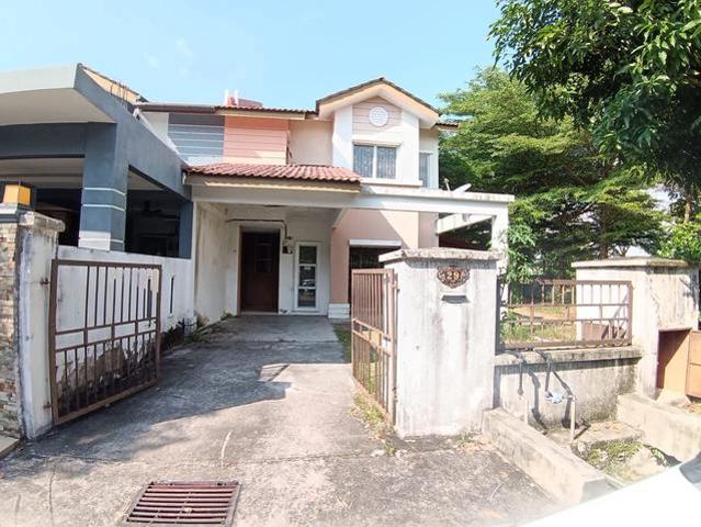 Corner Lot 2 Storey Terrace Puncak Alam 3 with Extra Land