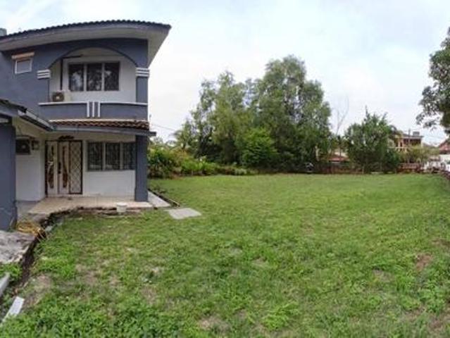 Corner lot 2nd Stry Cluster Big land 5000 sqft Taman Puchong Perdana