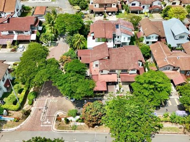 CORNER LOT 2STOREY SEMIDETACHED GLENMARIE COVE KLANG Resort Style