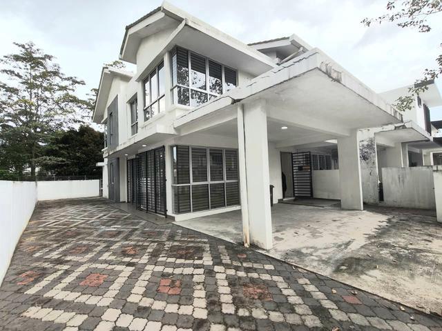 Corner Lot 2sty Teres Gated Guarded Naza TTDI Dhania Kajang