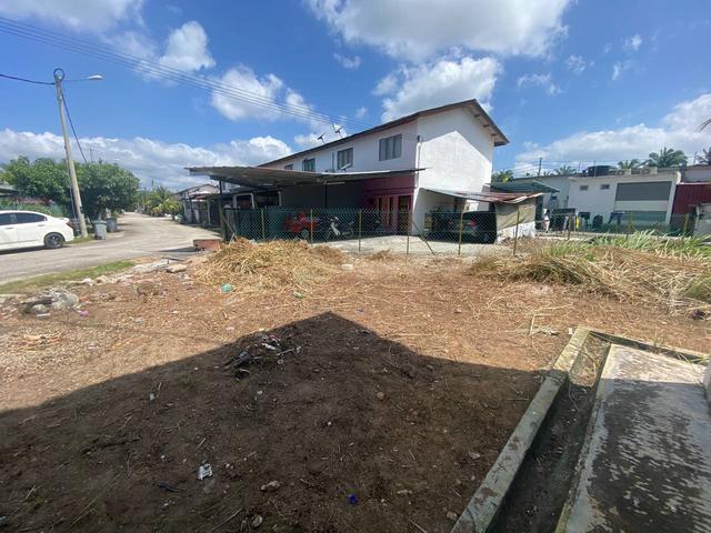 CORNER LUAS 3013sqft Tmn Putera Indah Batu PahatNegotiable
