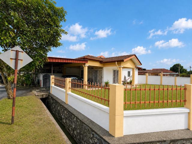 CORNER LOT 30 KAKI LUAS Teres Setingkat Taman Pelangi Semenyih TPS 4