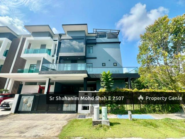CORNER LOT 3.5 Storey Superlink Reflexion Pool Villa Bandar Nusaputra Timur Puchong South