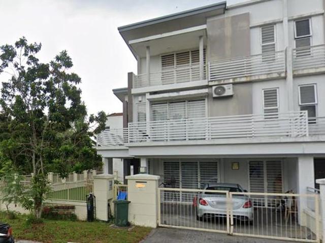 Corner Lot 3 Storey Link House Sunway Alam Suria for SALE